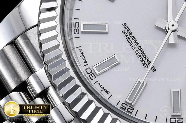 0306 Effortless R2DJ0252J – DJ2 41mm Jub 641